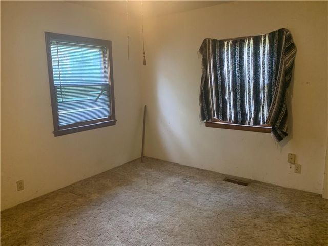 714 W 3rd Street, Pittsburg, KS 66762