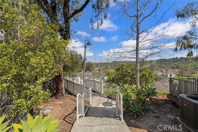 407 San Nicholas Court, Laguna Beach, CA 92651