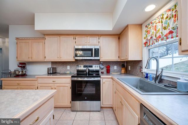 4143 HILL TERRACE DR, Reading, PA 19608