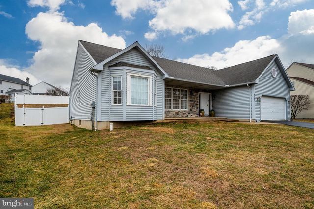 4143 HILL TERRACE DR, Reading, PA 19608