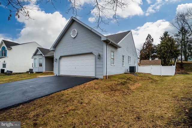 4143 HILL TERRACE DR, Reading, PA 19608