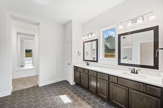 5702 Diamond Dust Dr, Richmond, TX 77469