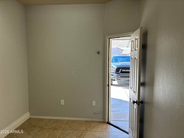 8011 S 70TH Drive, Laveen, AZ 85339