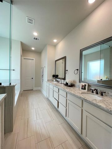 22 Clearview Terrace Place, Tomball, TX 77375