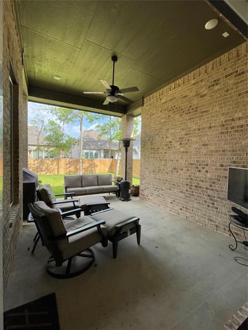 22 Clearview Terrace Place, Tomball, TX 77375