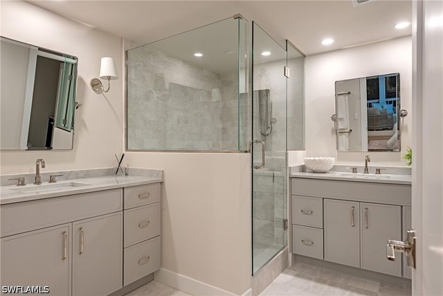 400 Park Shore DR 304, Naples, FL 34103