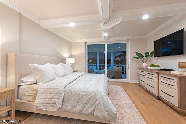 400 Park Shore DR 304, Naples, FL 34103