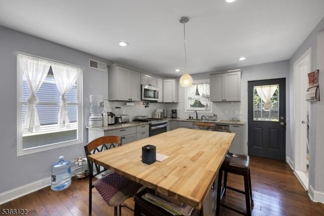 325 Woodbine Ave, Westville Boro, NJ 08093