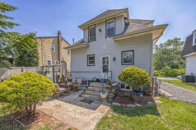 325 Woodbine Ave, Westville Boro, NJ 08093