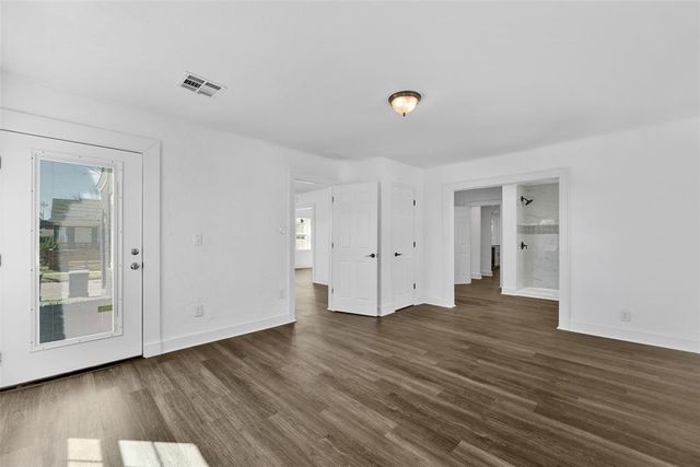 1301 N McKinley Avenue, Oklahoma City, OK 73106