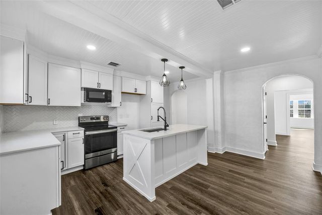 1301 N McKinley Avenue, Oklahoma City, OK 73106