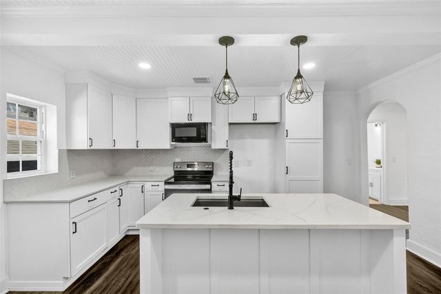 1301 N McKinley Avenue, Oklahoma City, OK 73106
