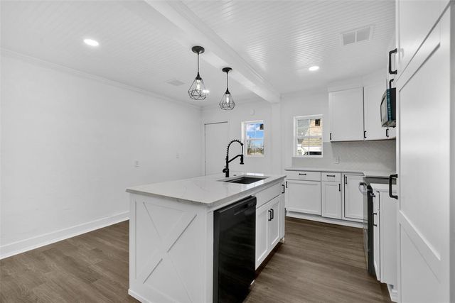 1301 N McKinley Avenue, Oklahoma City, OK 73106