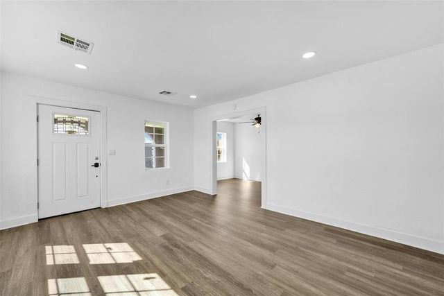 1301 N McKinley Avenue, Oklahoma City, OK 73106