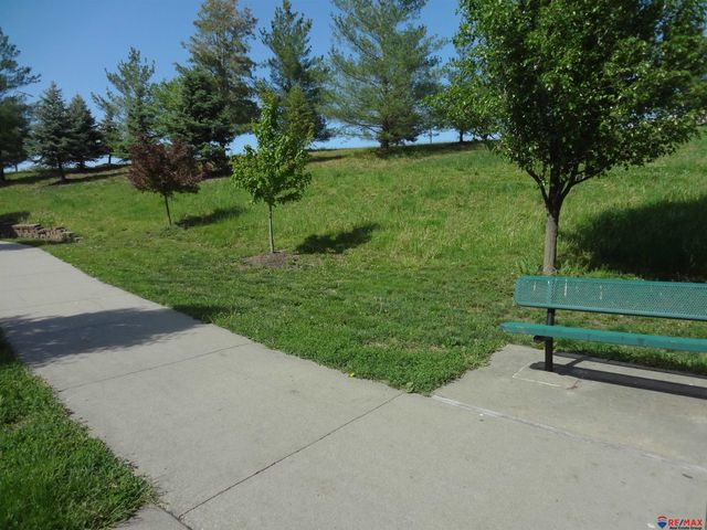 17012 Emiline Street, Omaha, NE 68136