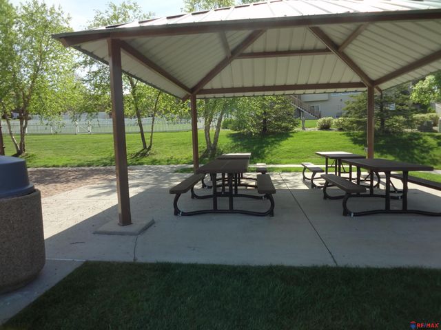 17012 Emiline Street, Omaha, NE 68136
