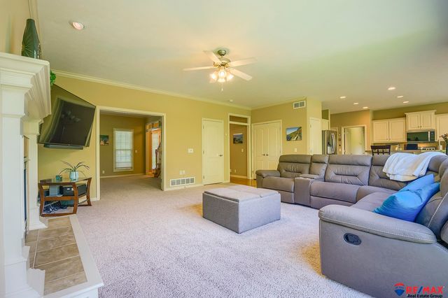 17012 Emiline Street, Omaha, NE 68136