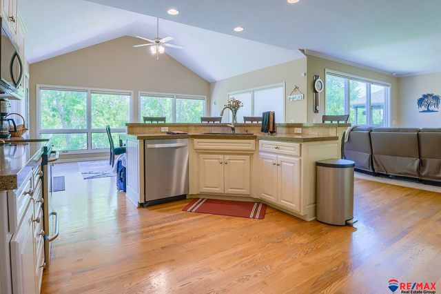 17012 Emiline Street, Omaha, NE 68136