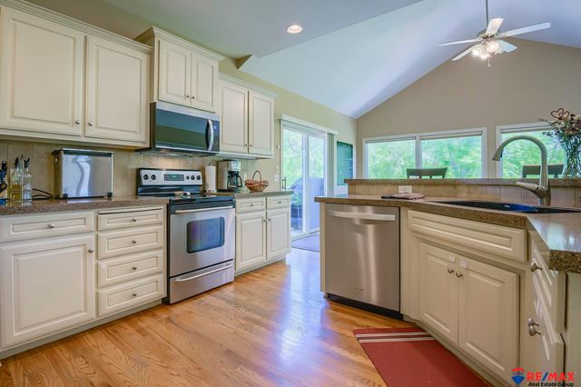 17012 Emiline Street, Omaha, NE 68136