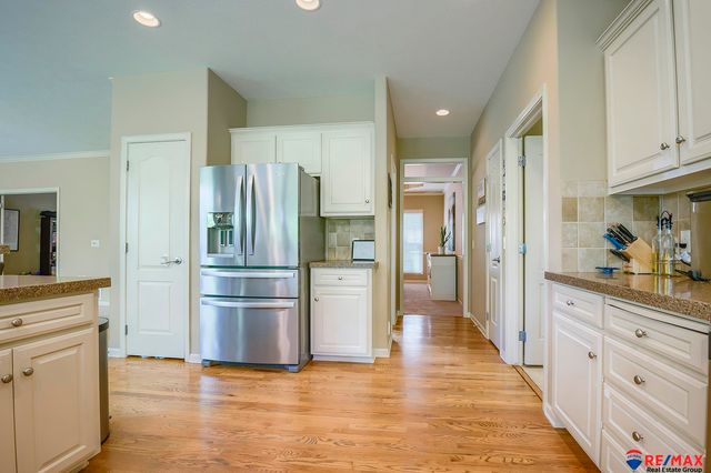 17012 Emiline Street, Omaha, NE 68136