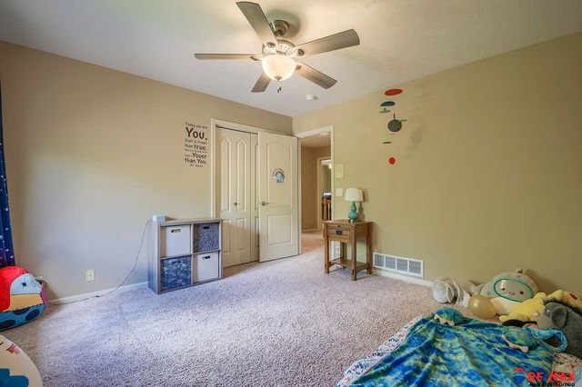 17012 Emiline Street, Omaha, NE 68136