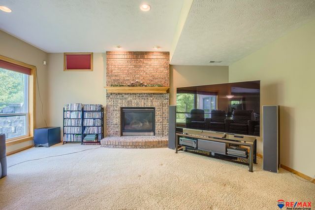 17012 Emiline Street, Omaha, NE 68136
