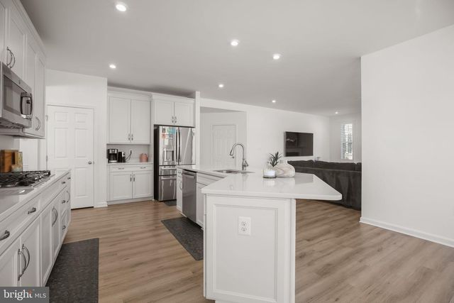 3608 PLUMAGE CT, Woodbridge, VA 22193