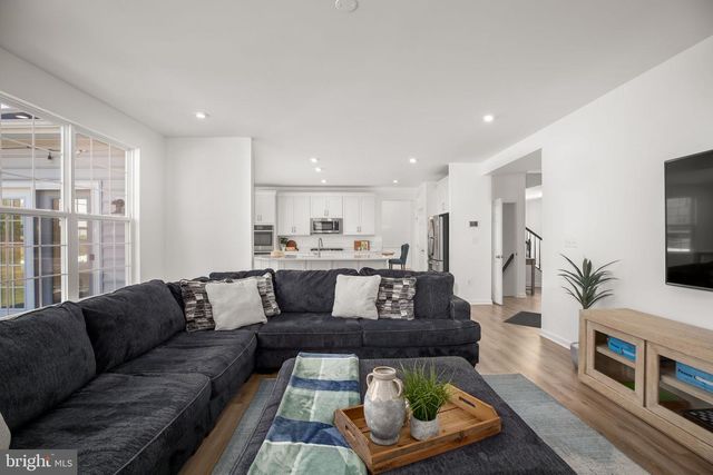 3608 PLUMAGE CT, Woodbridge, VA 22193