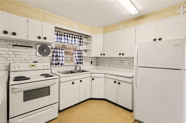 106 11th Avenue, Mayodan, NC 27027