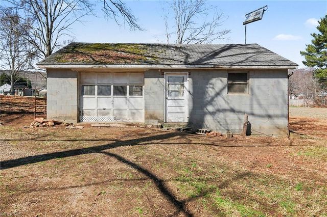 106 11th Avenue, Mayodan, NC 27027