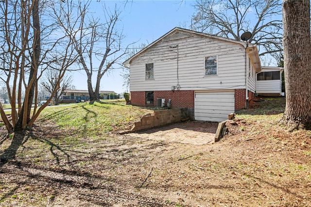 106 11th Avenue, Mayodan, NC 27027