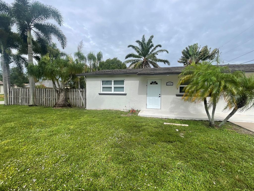 4779 Bonanza Road, Lake Worth, FL 33467