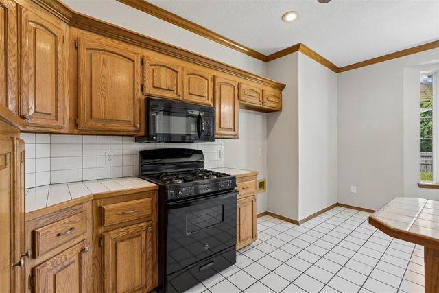 10537 Peacock Circle, Oklahoma City, OK 73130