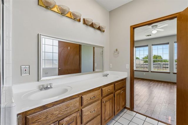 10537 Peacock Circle, Oklahoma City, OK 73130