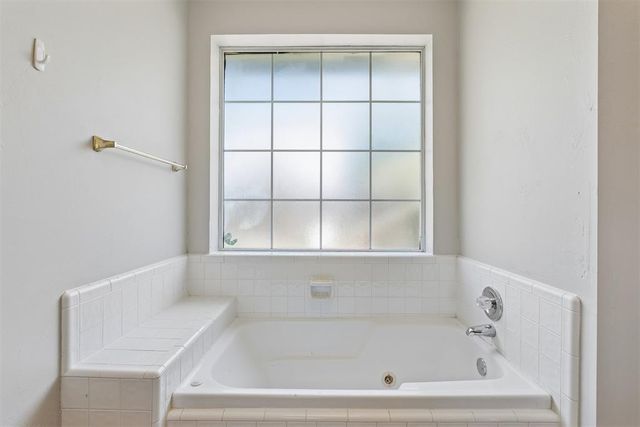 10537 Peacock Circle, Oklahoma City, OK 73130