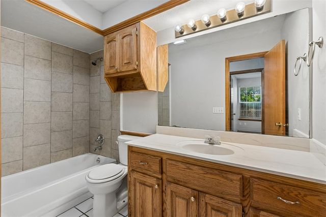10537 Peacock Circle, Oklahoma City, OK 73130