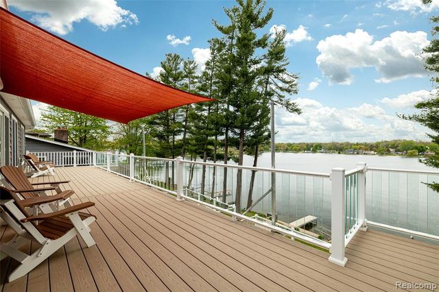11274 Oakwood Drive, Jerome, MI 49249