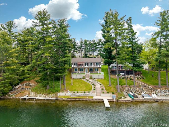 11274 Oakwood Drive, Jerome, MI 49249