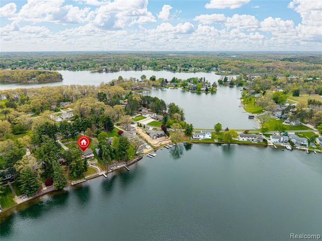 11274 Oakwood Drive, Jerome, MI 49249