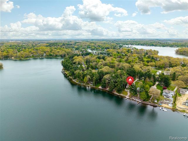 11274 Oakwood Drive, Jerome, MI 49249