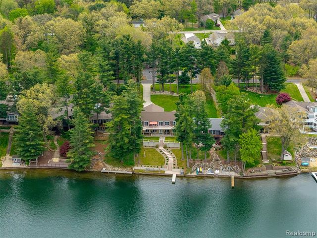 11274 Oakwood Drive, Jerome, MI 49249