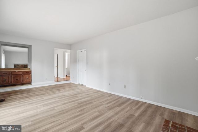 9713 WATERLINE DR, Burke, VA 22015