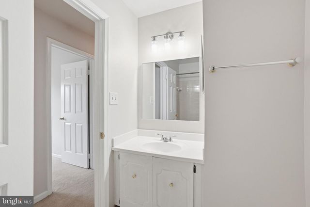 9713 WATERLINE DR, Burke, VA 22015