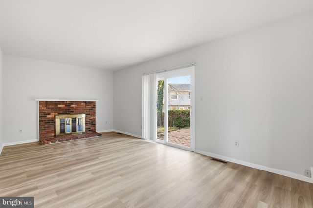 9713 WATERLINE DR, Burke, VA 22015