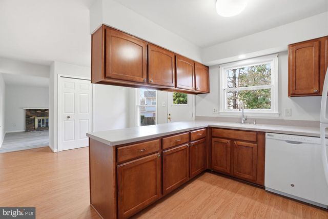 9713 WATERLINE DR, Burke, VA 22015