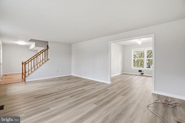 9713 WATERLINE DR, Burke, VA 22015