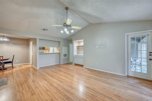 1202 Thorpe LN 616, San Marcos, TX 78666