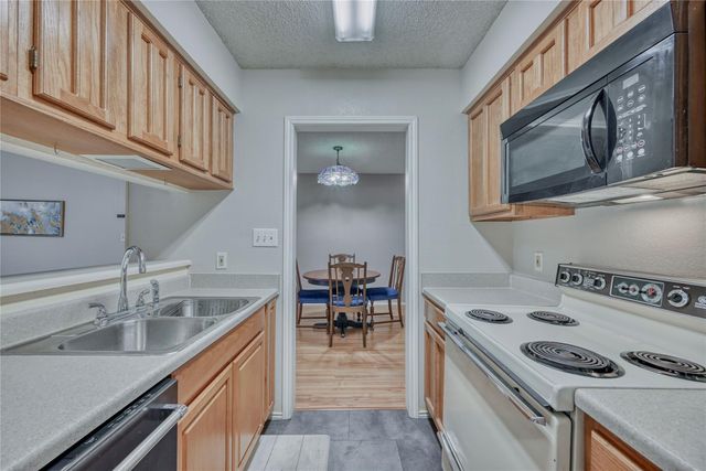 1202 Thorpe LN 616, San Marcos, TX 78666