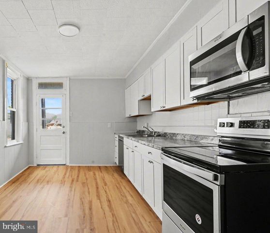 1419 W KING ST, York, PA 17404