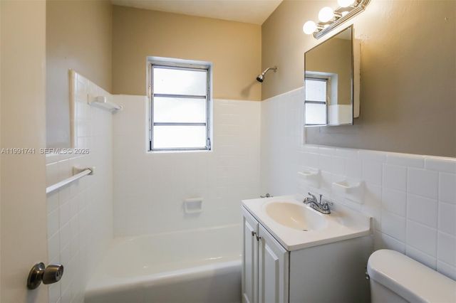 1710 NW 109th St, Miami, FL 33167